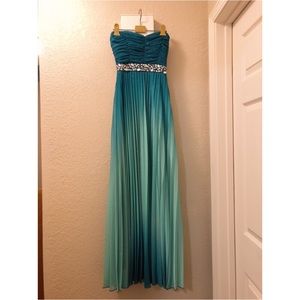 Beautiful ombre Prom/ senior ball dress